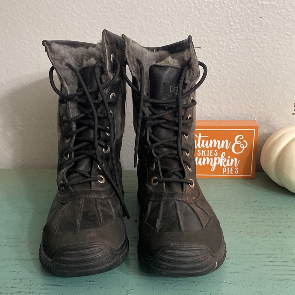 Women black UGG boots SZ 7